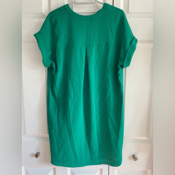 Reitmans Short-Sleeve Loose Dress w/ Split Neckline NWT - Picture 2 of 6